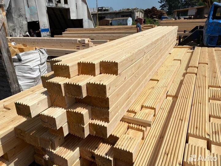 Профилированный брус хвойных пород ест. вл.200х200