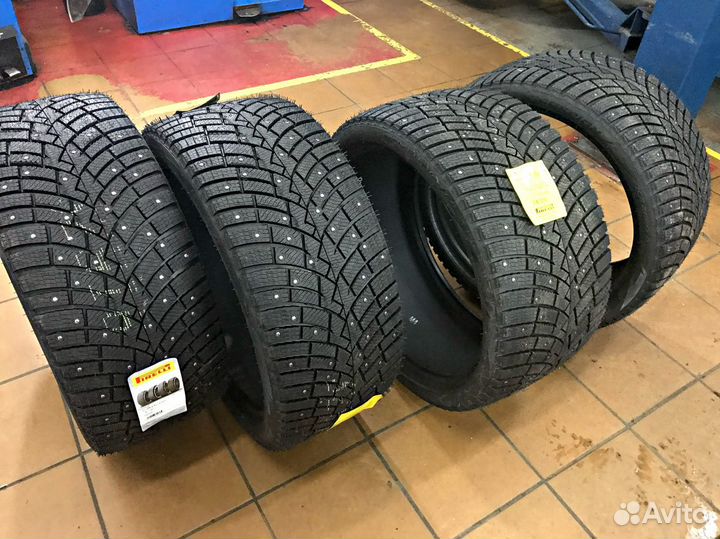 Pirelli Scorpion Ice Zero 2 285/35 R22 и 315/30 R22 107H