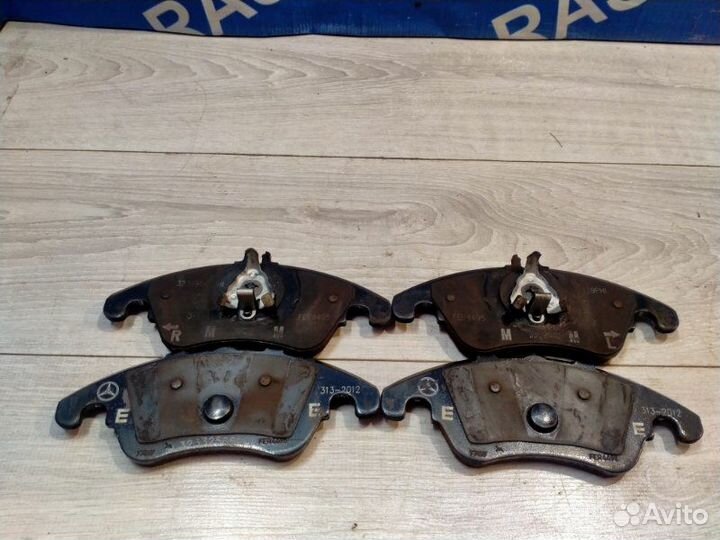 Тормозные колодки переднее Mercedes-Benz 212.054 E