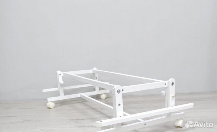 Маятник в круглую, овальную кроватку