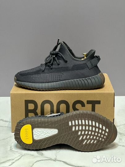 Кроссовки мужские Adidas Yeezy Boost