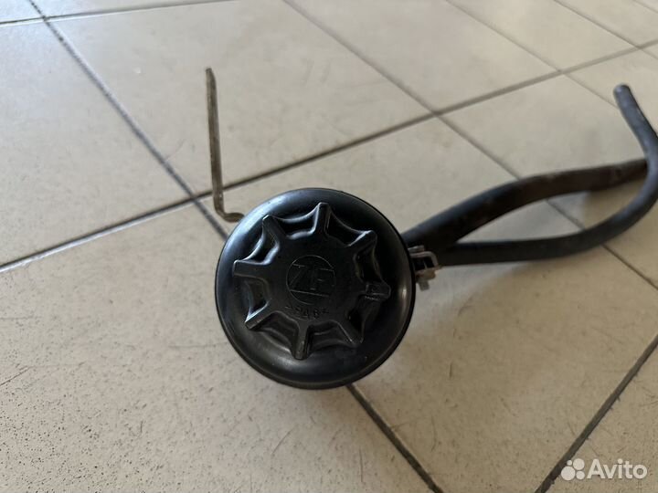 Бачок гура Шевроле Нива Chevrolet Niva