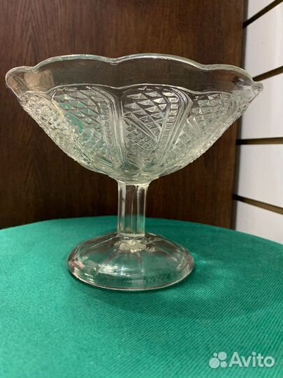 Ваза для фруктов на ножке. Стекло СССР