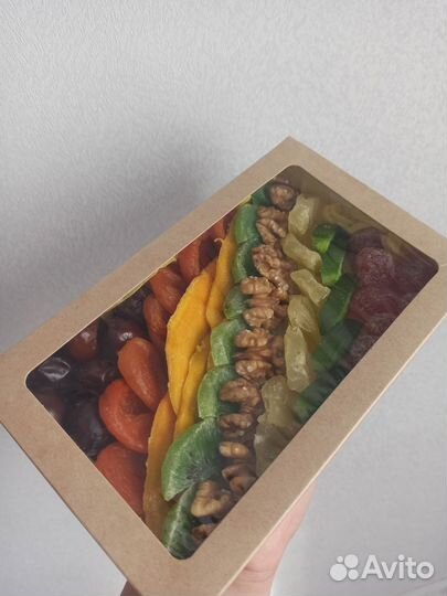 Набор из сухофруктов и грецкого ореха к празднику