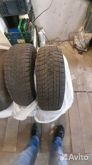 Bridgestone Blizzak DM-V1 225/70 R16