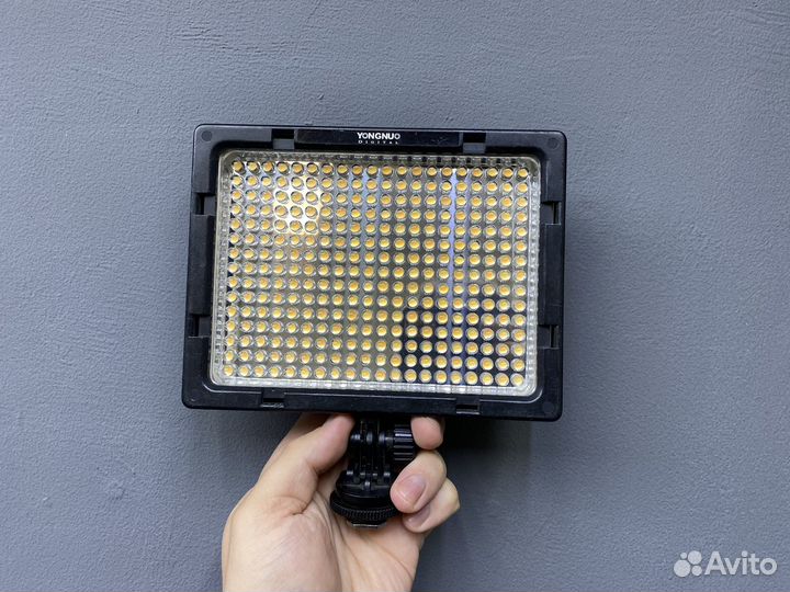 Видеосвет Yongnuo YN-300 III 3200-5500