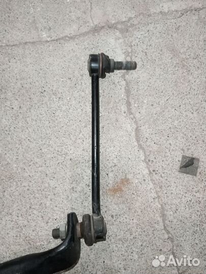 Стойки переднего стабилизатора на Велар 2019г