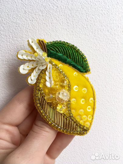 Брошь ручной работы 