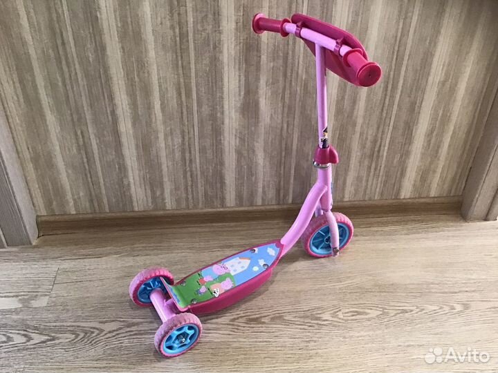 Самокат трехколесный
