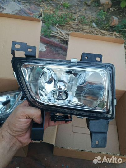 Пара Противотуманных фар Mazda premacy1/familia bj