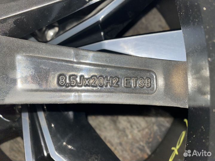 Оригинальные колеса Volkswagen Tiguan II R20