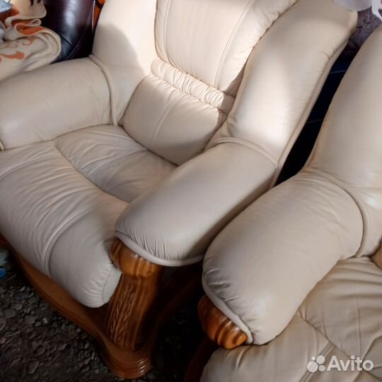 Кожаный диван и 2 кресла Беллорусия