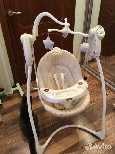 Качели электрические Graco Loving Hug