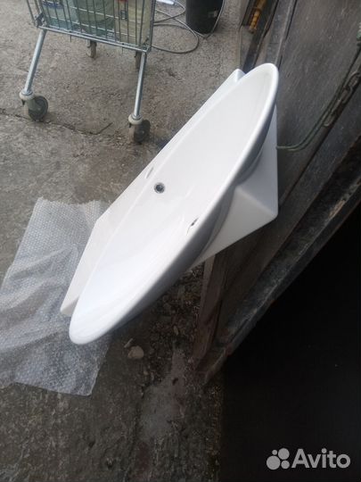 Раковина в ванную с подвесной тумбой