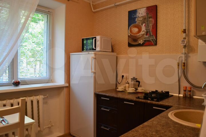 2-к. квартира, 48 м², 1/3 эт.