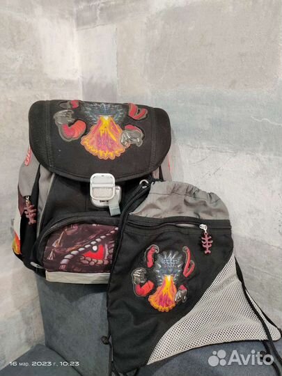 Рюкзак школьный