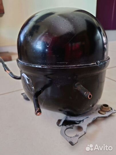 Компрессор для холодильника Kuppersbusch. Бу