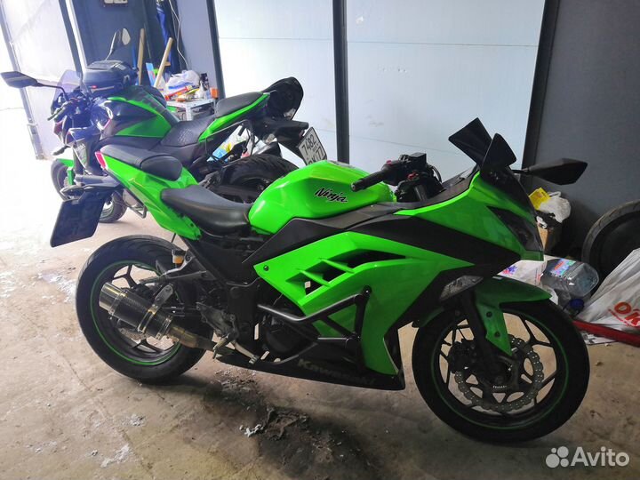 Kawasaki Ninja EX300B