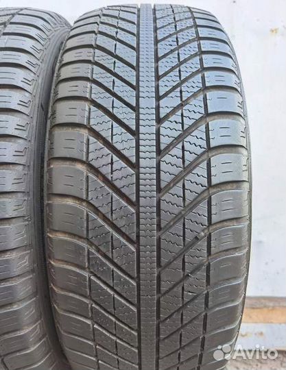 Goodyear Vector 4Seasons 205/55 R16 94V