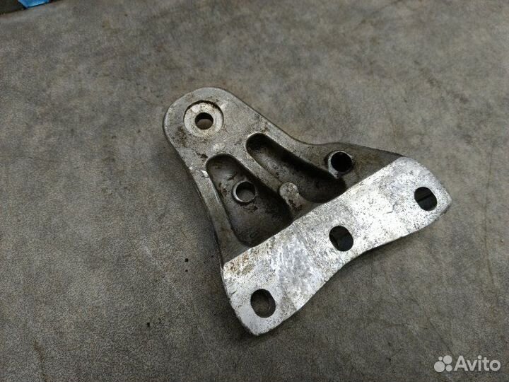 Кронштейн двигателя Volkswagen Polo 5 1.6 CFN 2013