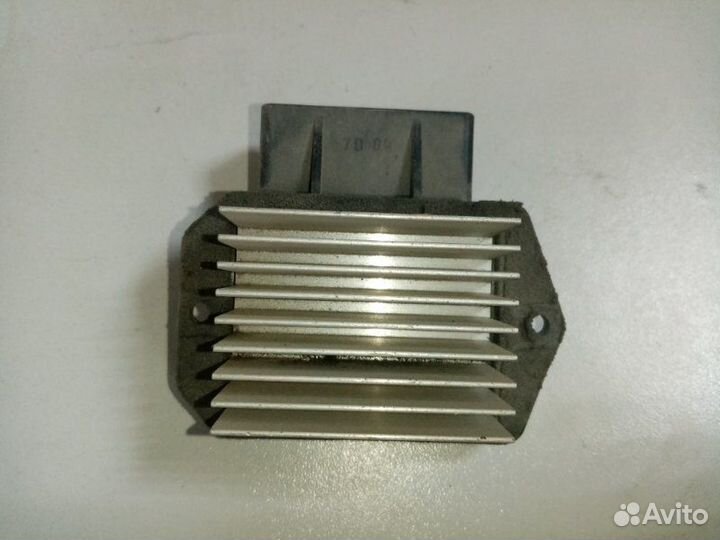 Резистор отопителя Mitsubishi Pajero III 4M41 2003