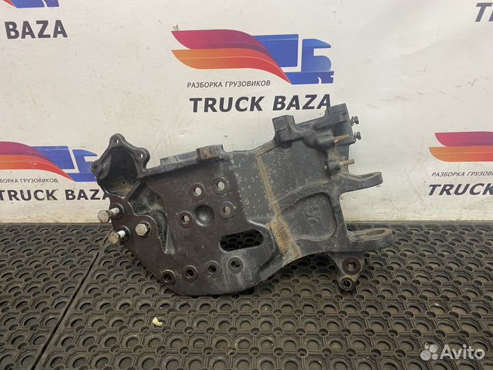 Кронштейн переднего бампера левый Scania 5-series