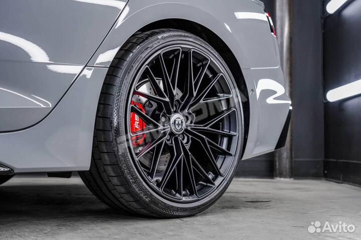 Литой диск HRE R19 5x112. Примерка колес