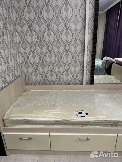 Детская кровать с матрасом 80 на 180