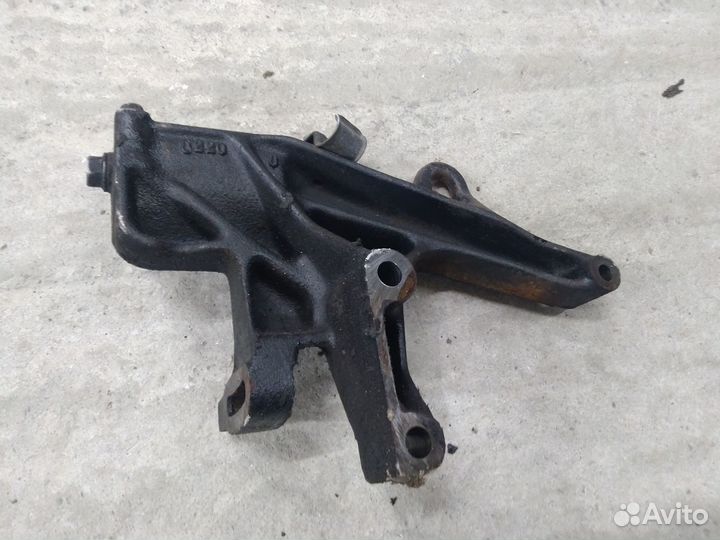 Кронштейн гидроусилителя руля Honda Accord Rover