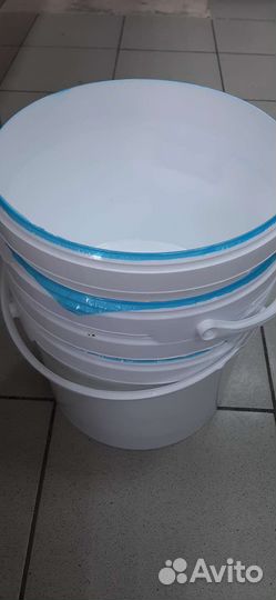 Бу ведра пластиковые с крышками