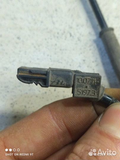 Датчик abs задний Renault Laguna 3