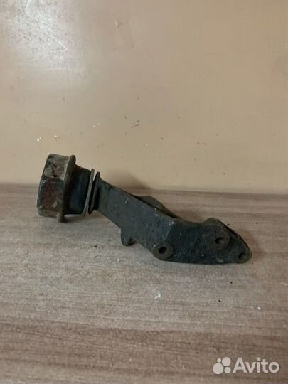 Опора, кронштейн двигателя VW transporter T4