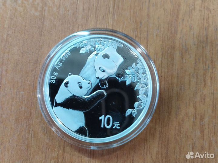 Серебряная монета Китая Панда 2023 года