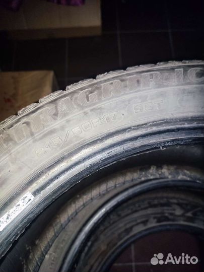 Goodyear UltraGrip 215/50 R17 95T