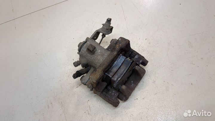 Суппорт правый задний Volkswagen Golf 4