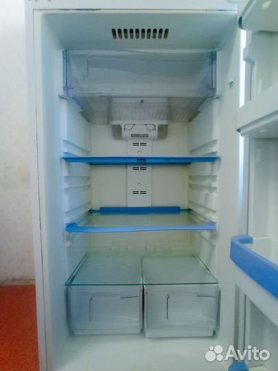 Холодильник Indesit