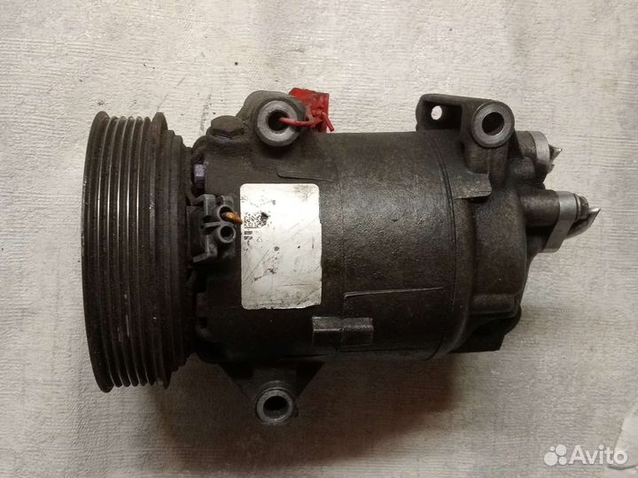 Компрессор кондиционера Рено 1.4i 1.6i 1.5D 06г