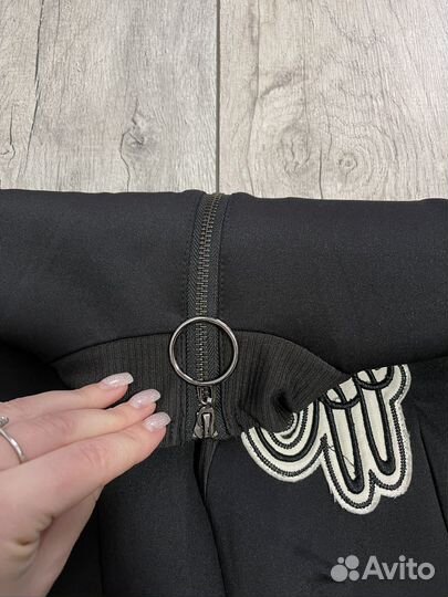 Платье с моделирующим эффектом