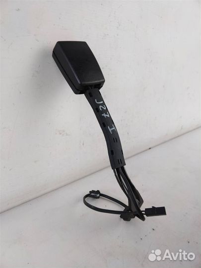 Ответная часть переднего левого ремня безоп. фоль