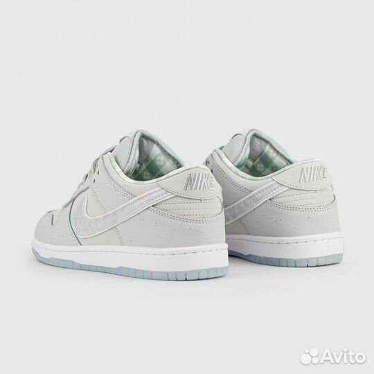 Nike SB Dunk Low White Lobster new