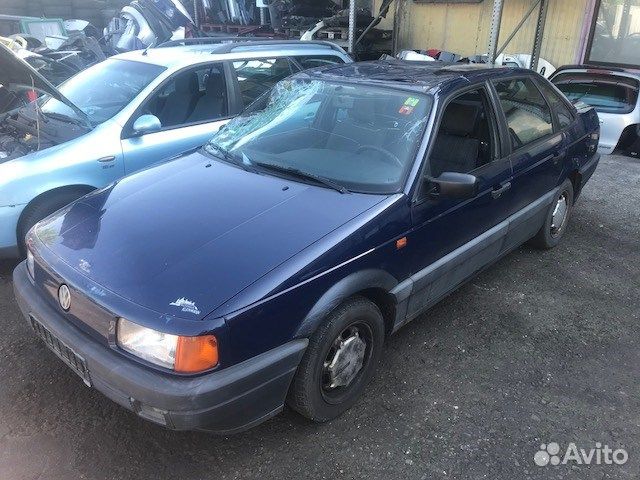 Разбор на запчасти Volkswagen Passat 3