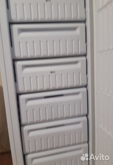 Морозильный шкаф Indesit SFR167 NF