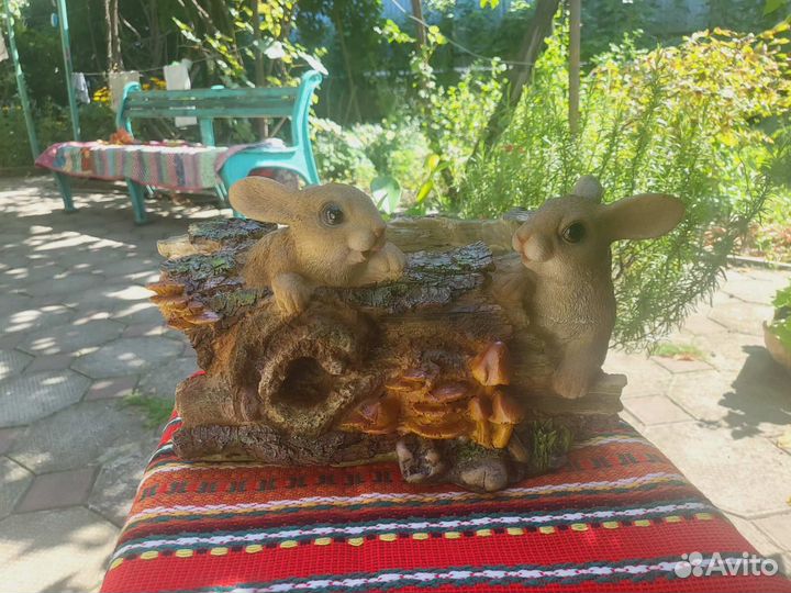 Цветочное кашпо «Пень с зайцами «