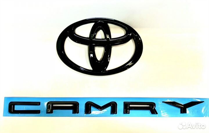 Эмблемы антихром на багажник Toyota Camry V70