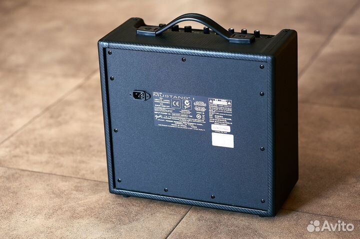 Гитарный комбоусилитель Fender Mustang