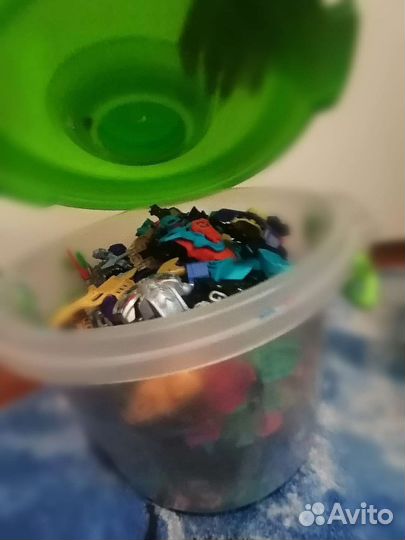 Ящик с Конструктором Бионикл (неоригинал)