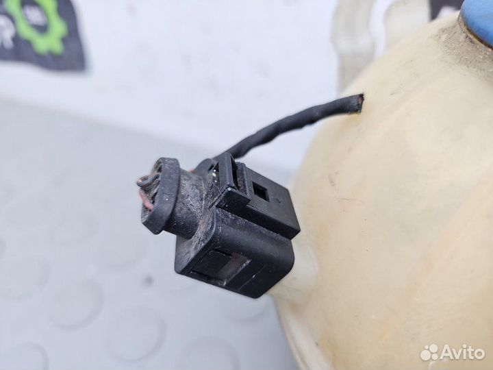 Бачок расширительный Volkswagen Passat B7 1.4 caxa