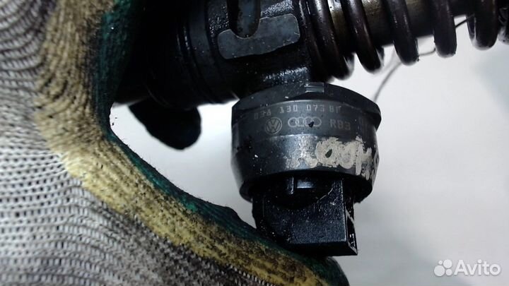 Форсунка топливная Volkswagen Sharan, 2002