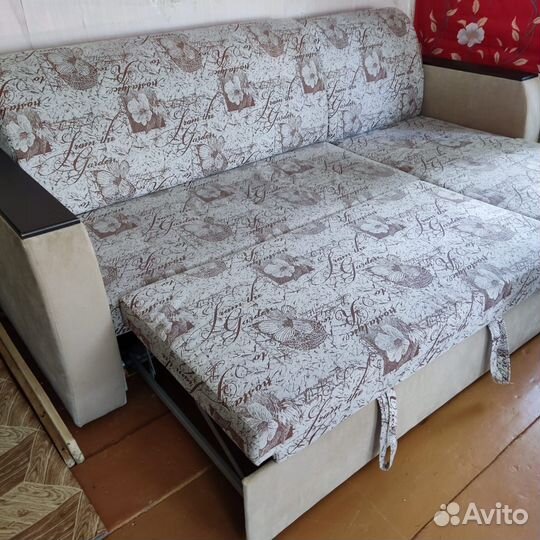 Диван угловой