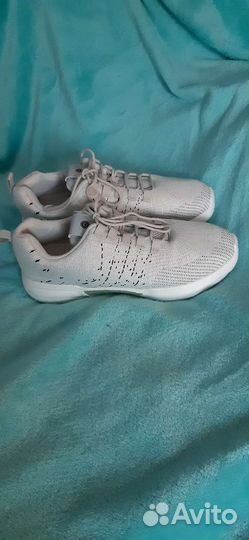 Кроссовки новые текстильные 42 размер